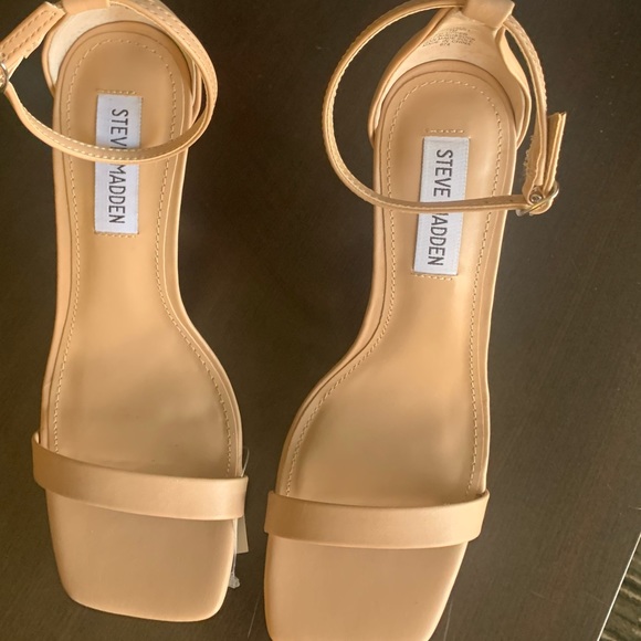 Steve Madden Stiletto Sandal Nude - Picture 4 of 8